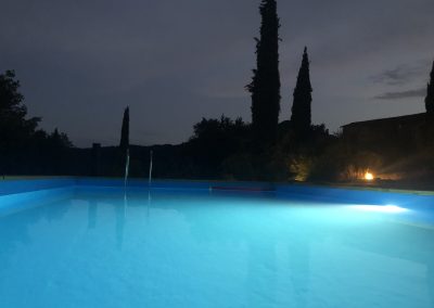 Pool bei Nacht